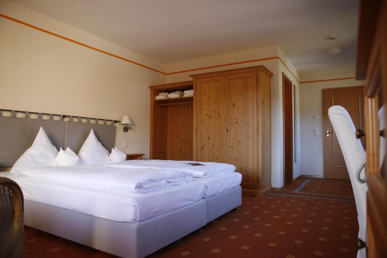 Hotel Gut Schmelmerhof ザンクト・エングルマール エクステリア 写真