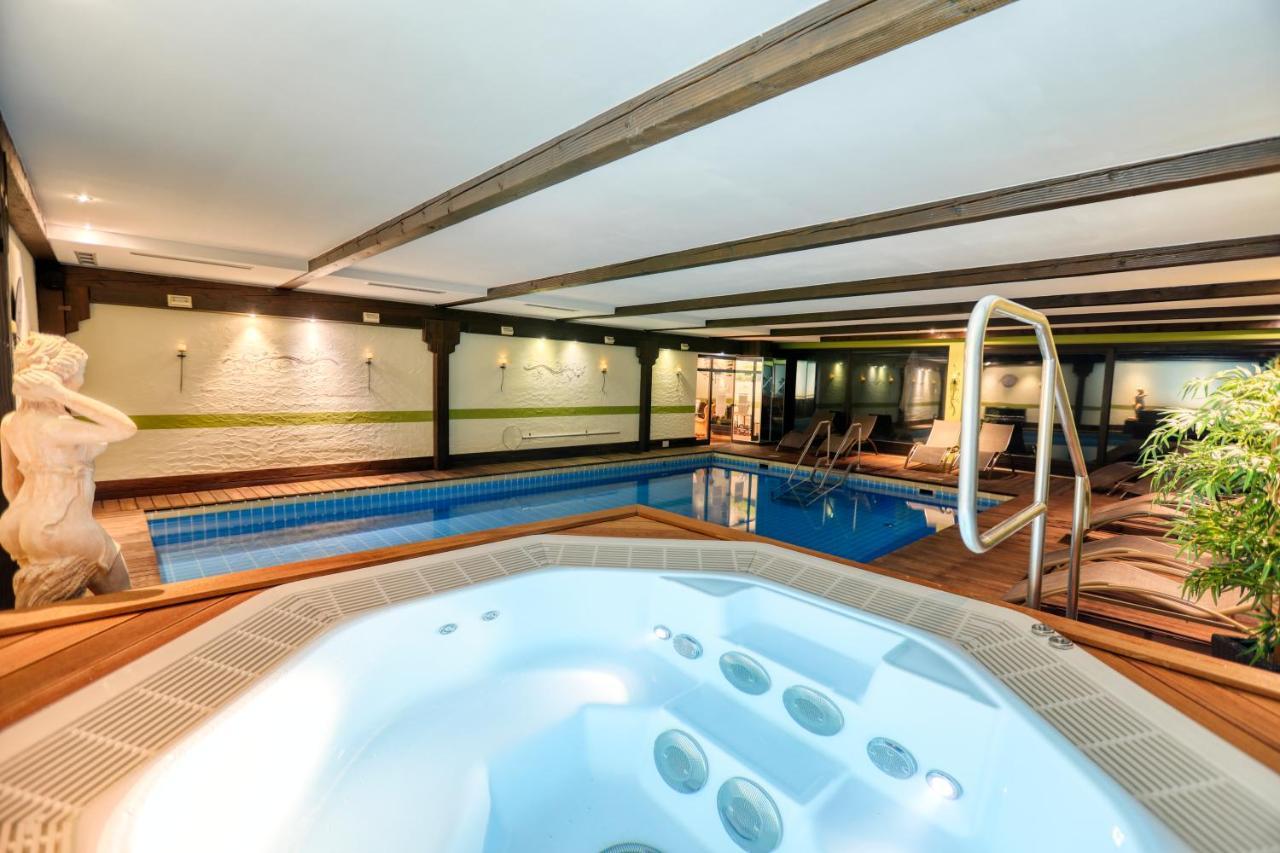 Hotel Gut Schmelmerhof ザンクト・エングルマール エクステリア 写真