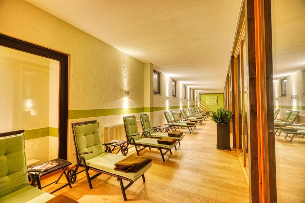 Hotel Gut Schmelmerhof ザンクト・エングルマール エクステリア 写真