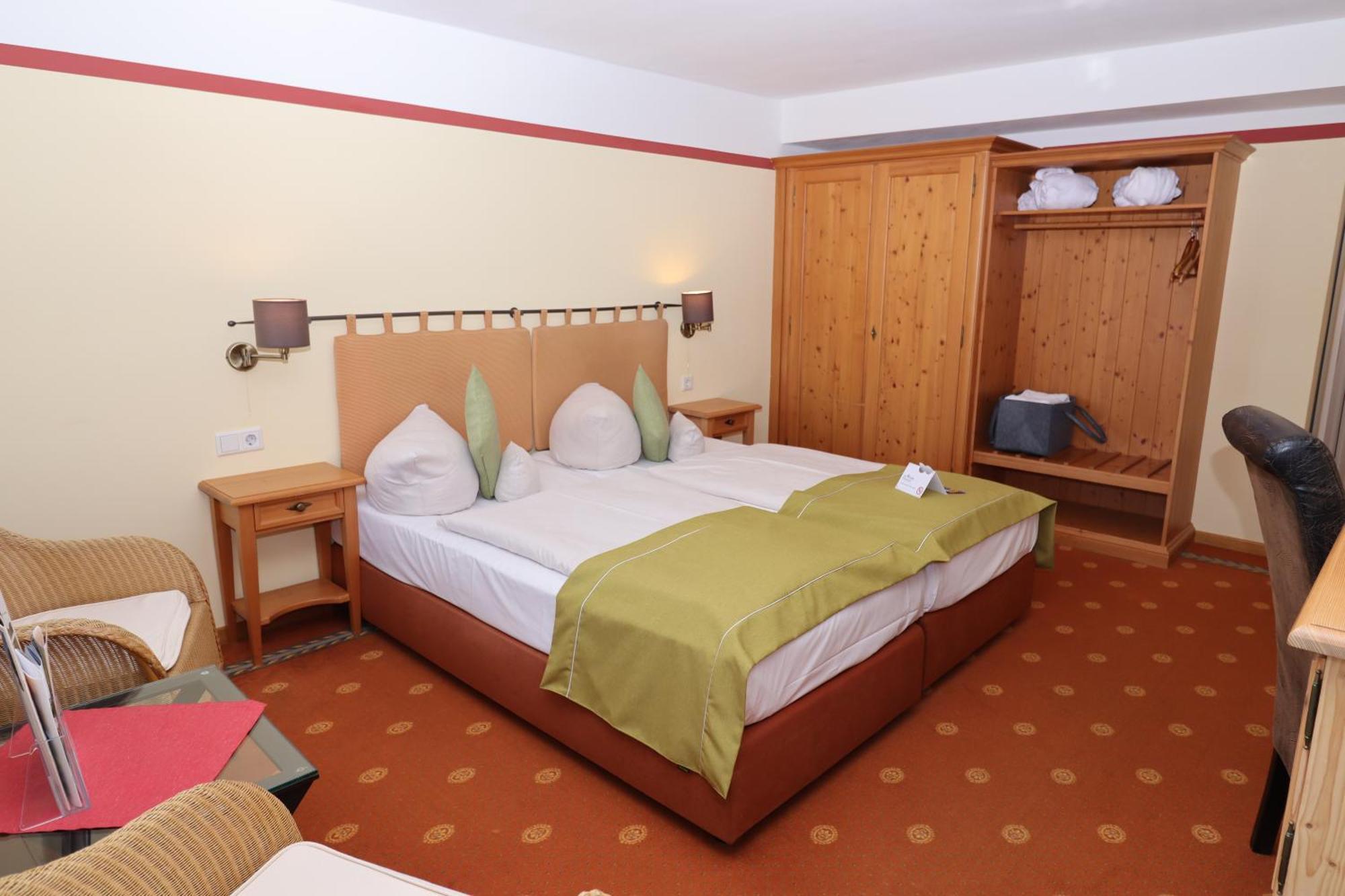 Hotel Gut Schmelmerhof ザンクト・エングルマール エクステリア 写真