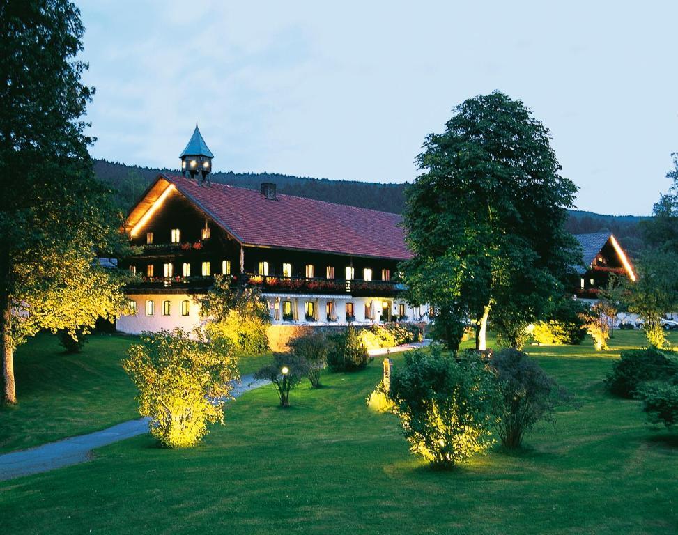 Hotel Gut Schmelmerhof ザンクト・エングルマール エクステリア 写真