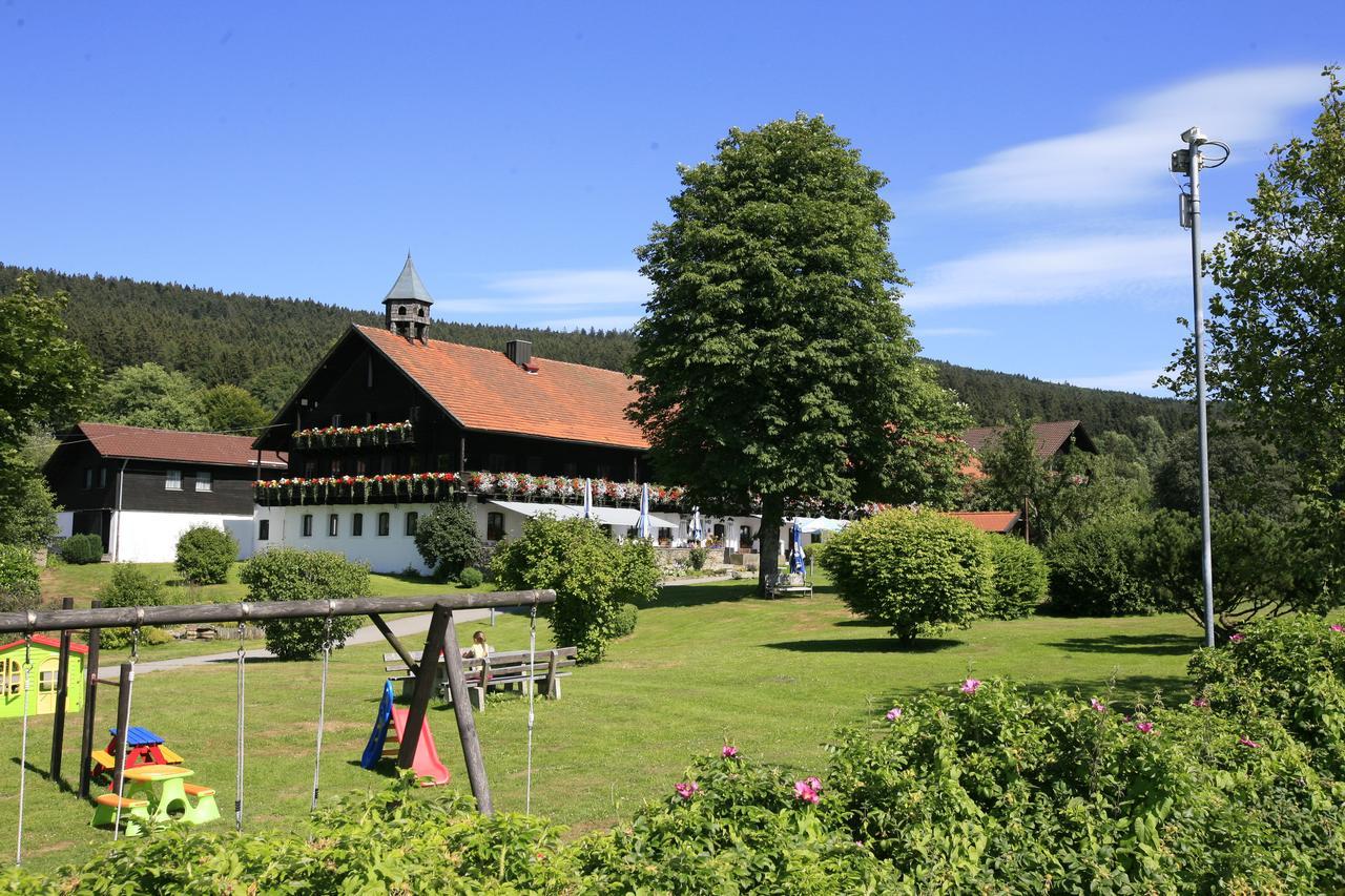 Hotel Gut Schmelmerhof ザンクト・エングルマール エクステリア 写真