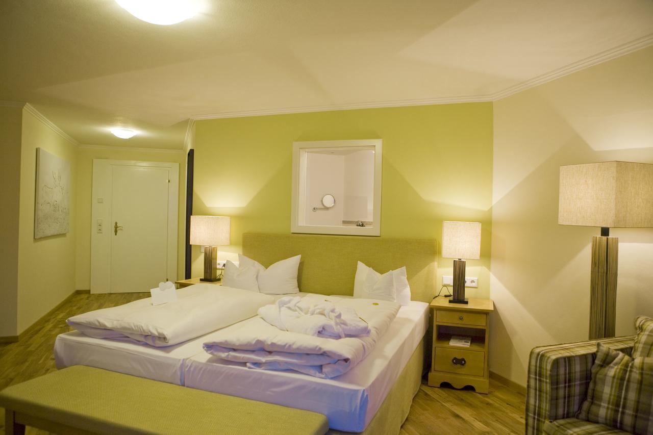 Hotel Gut Schmelmerhof ザンクト・エングルマール エクステリア 写真